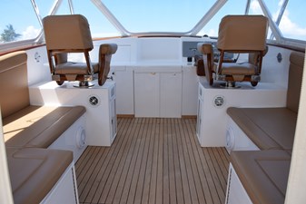 CAZADORA 6 Bridge Deck with AC        