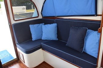 RAMPAGE 22  Portside L-shape settee
