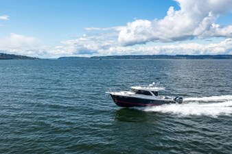 2026 Cutwater C-32 C - Jensen Beach, FL 35 2025 Cutwater 30 Coupe