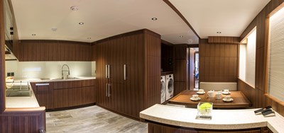 #6 MAJESTY 140 8 8Majesty 140 - Main Galley (2) 2