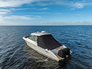 2019 Pursuit DC 325 Dual Console 14 