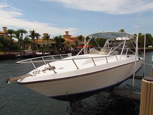 1999 Contender 35 Express Side Console 0 1