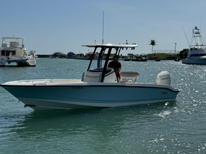 250 Dauntless 10 2022-boston-whaler-250-dauntless-power-9594851-20241026072240445-1_XLARGE