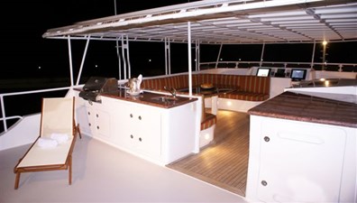 Victoria 32 Flybridge Aft Deck