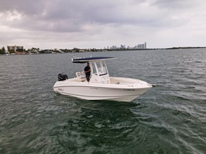 2015 Boston Whaler 220 Outrage 3 