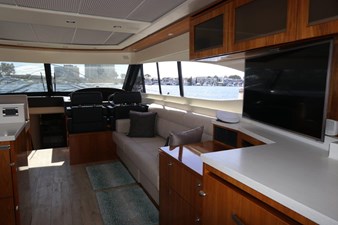 RIVIERA 2020 19 20_2020 60ft Riviera 6000 Sport Yacht