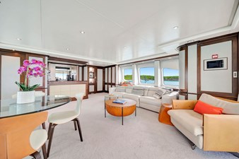 PAPAITO 28 120 Benetti sky lounge