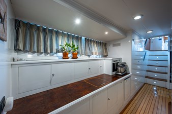 PIVOT 27 97_marlow_pivot_lower_galley_laundry_3