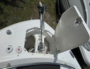 - 30 31_2021 24ft Robalo R247 Dual Console
