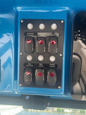 2009 Everglades 290 Center Console 16 17