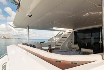CARPE DIEM 37 Main Deck Aft