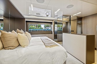 - 65 66_2021 85ft Ferretti Yachts 850