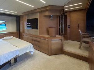 HONEY BADGER 1 Master Cabin