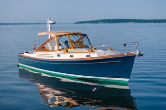 TARA JEANNE 2 TARA JEANNE, 2000 Morris Wolf Class 44: Stbd Bow at Rest