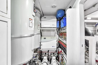 Ferretti Yachts Custom Line 94 106 