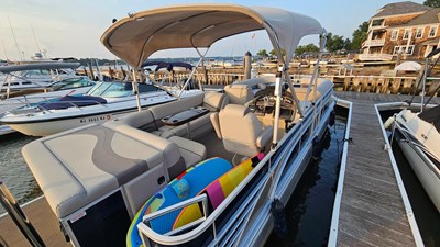 2017 Bennington 25 GL 9 