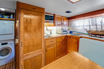 SERENITY 21 Crew Quarters