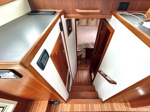 BLUE WANDER  22 Companionway Forward 