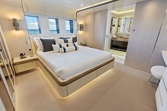 MOONRAKER 19 