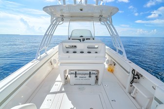 Intrepid 327 Center Console 30 32' Intrepid -7