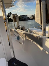 - 42 43_2021 25ft Dusky 252 T