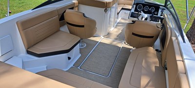 - 26 29_2019 23ft Sea Ray 230 SPX