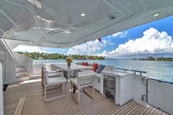 Ferretti Yachts Custom Line 94 10 