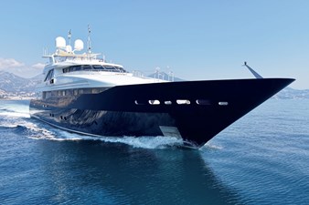 KIJO 9 This impressive bow line assures a dry deck