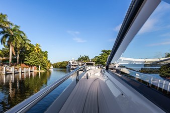 - 8 9_2022 47ft Azimut Verve 47