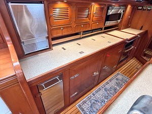 ACADIA 33 Galley, Outboard