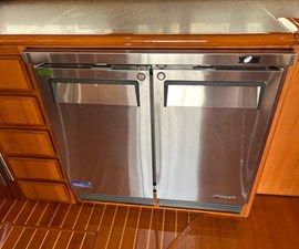 64 ft 1999 Mikelson Long-Range Luxury Sportfisher, Swells 9 