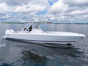 Intrepid 327 Center Console 15 32' Intrepid _ Drone-20