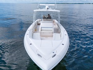 Intrepid 327 Center Console 10 32' Intrepid _ Drone-12