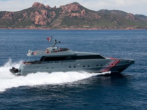 CHATO 1 CHATO cruising starboard side
