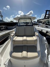 37' Pursuit 2021 19 
