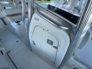 2010 Boston Whaler 220 Outrage 8 