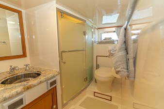 C'EST LA VIE 50 054 Crew Head and Shower