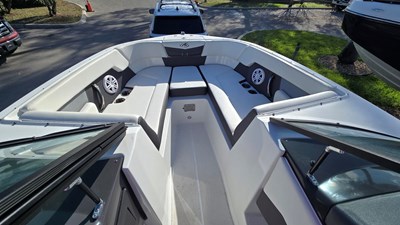 2023 Monterey M225 12 