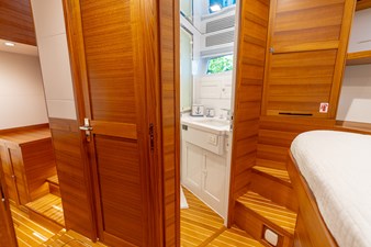 MARITIME 27 29. GUEST HEAD