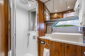 - 83 84_2019 57ft Sunseeker Predator