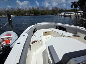 2023 Boston Whaler 360 Outrage 17 