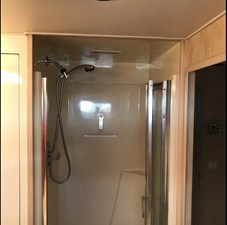 MON SHERI  45 Starboard Twin Cabin Shower