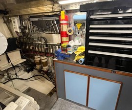 64 ft 1999 Mikelson Long-Range Luxury Sportfisher, Swells 61 