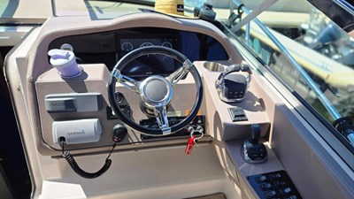 2017 Regal 32 Express 4 