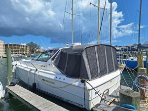 1985 Sea Ray 390 Express Cruiser 6 7