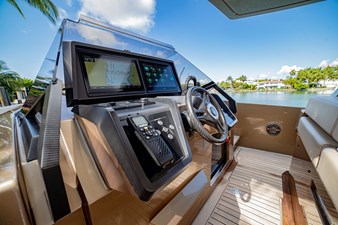 TENDER OWL 17 Helm Deck