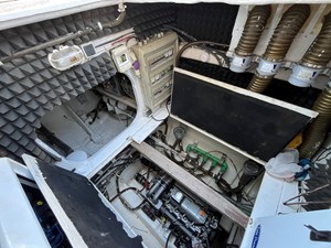 SUNREEF 60  54 SUNREEF 60 engine