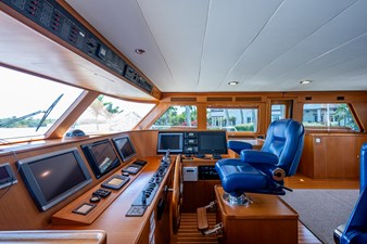 PIVOT 43 97_marlow_pivot_pilothouse_6