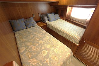 Symbol 62' Pilothouse 9 Guest Stateroom
