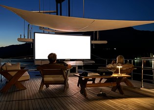 KORU 45 Upper Deck Cinema Projector